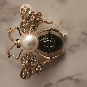 Bee brooch cute and simple new fashion jewelry